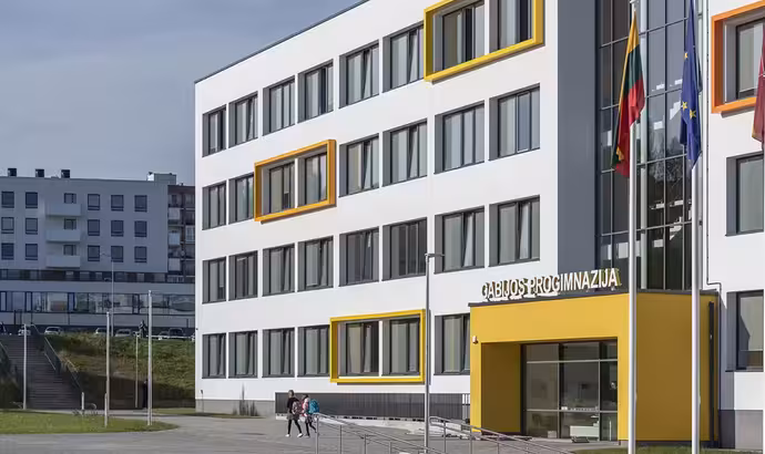 Nauja moderni mokykla sostinėje su GEALAN langais