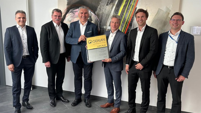 10-Jahre-Jubilaum-GEALAN-x-VEKA-eng-1.jpg