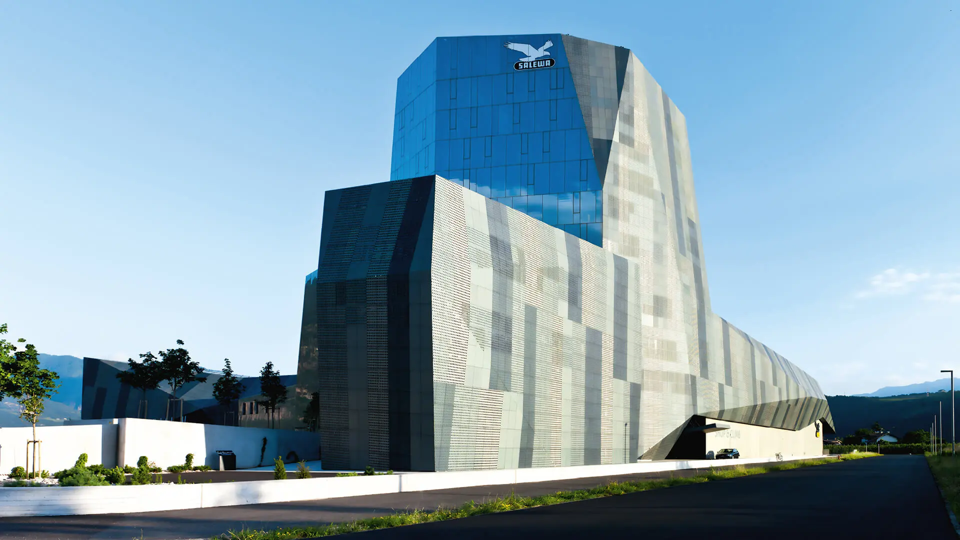 SALEWA-Headquarter_1.jpg