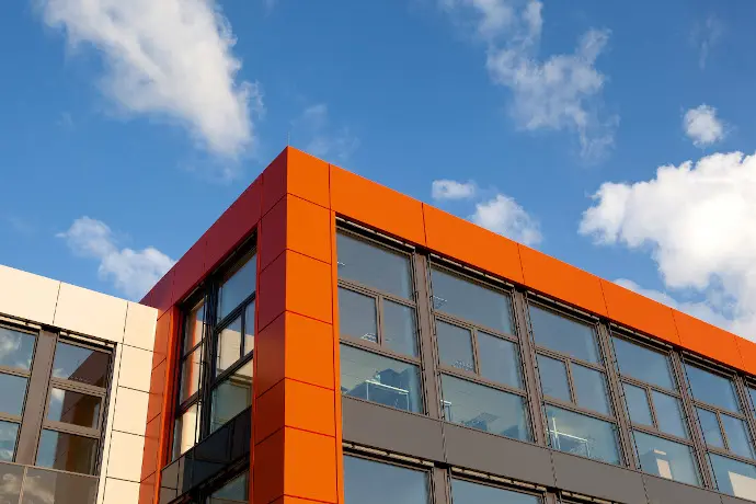 New_office_building_with_central_storage_facility_desktop.jpg