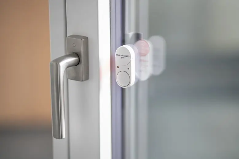 GEALAN-SENSE-glass-Einbau01.jpg