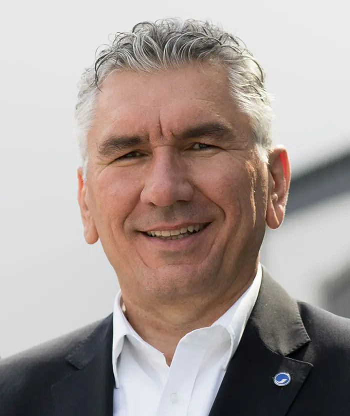 Portrait-Mau.jpg