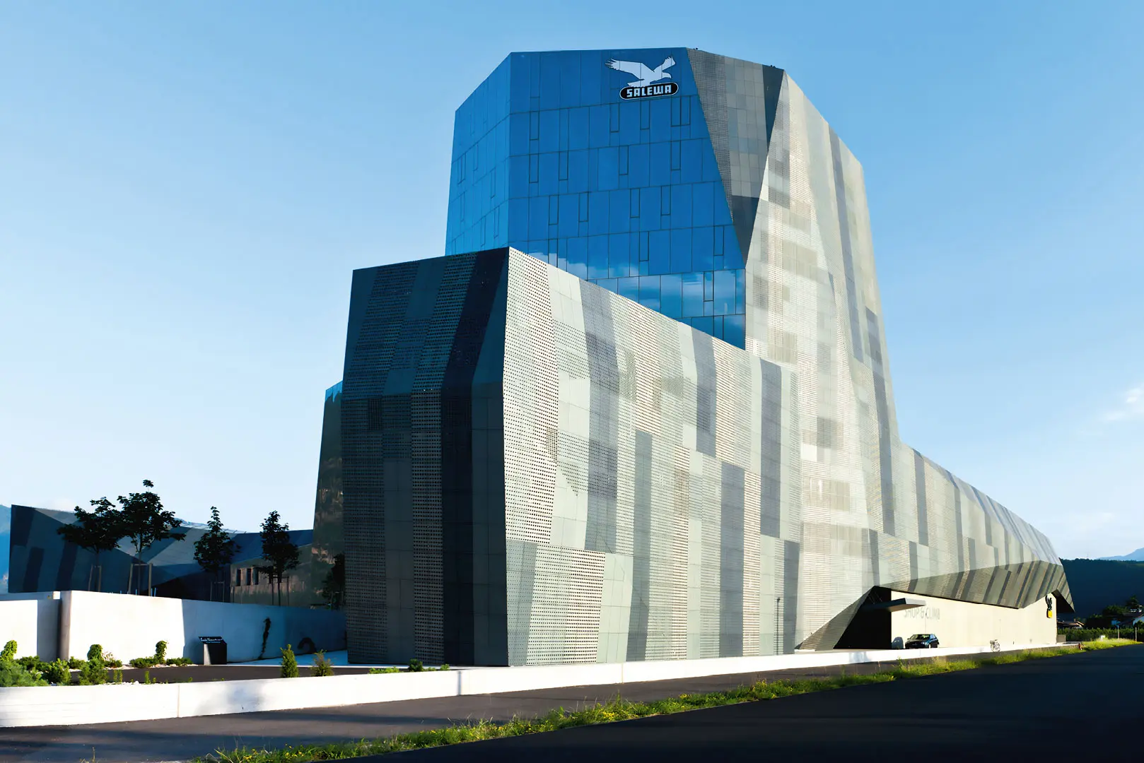 SALEWA-Headquarter_1.jpg